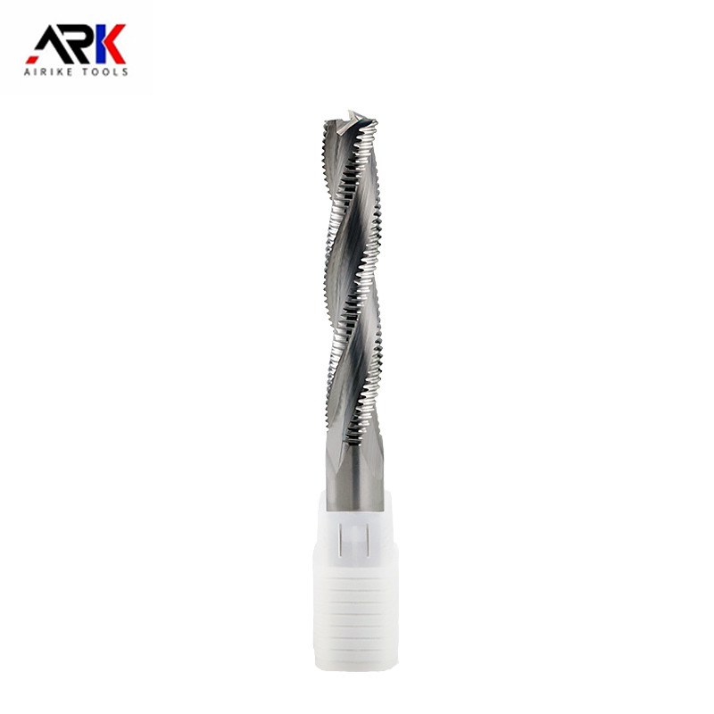 Adakah pemotong pengilangan kerja kayu lingkaran atau seruling lurus lebih baik untuk pemangkasan tepi?